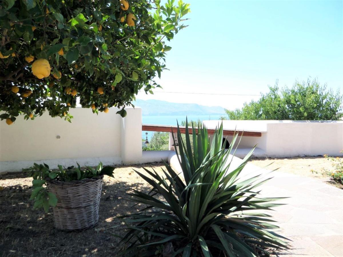 Case Al Mare - Terrazzi Panoramici E Ampio Giardino Santa Marina Salina Exterior photo