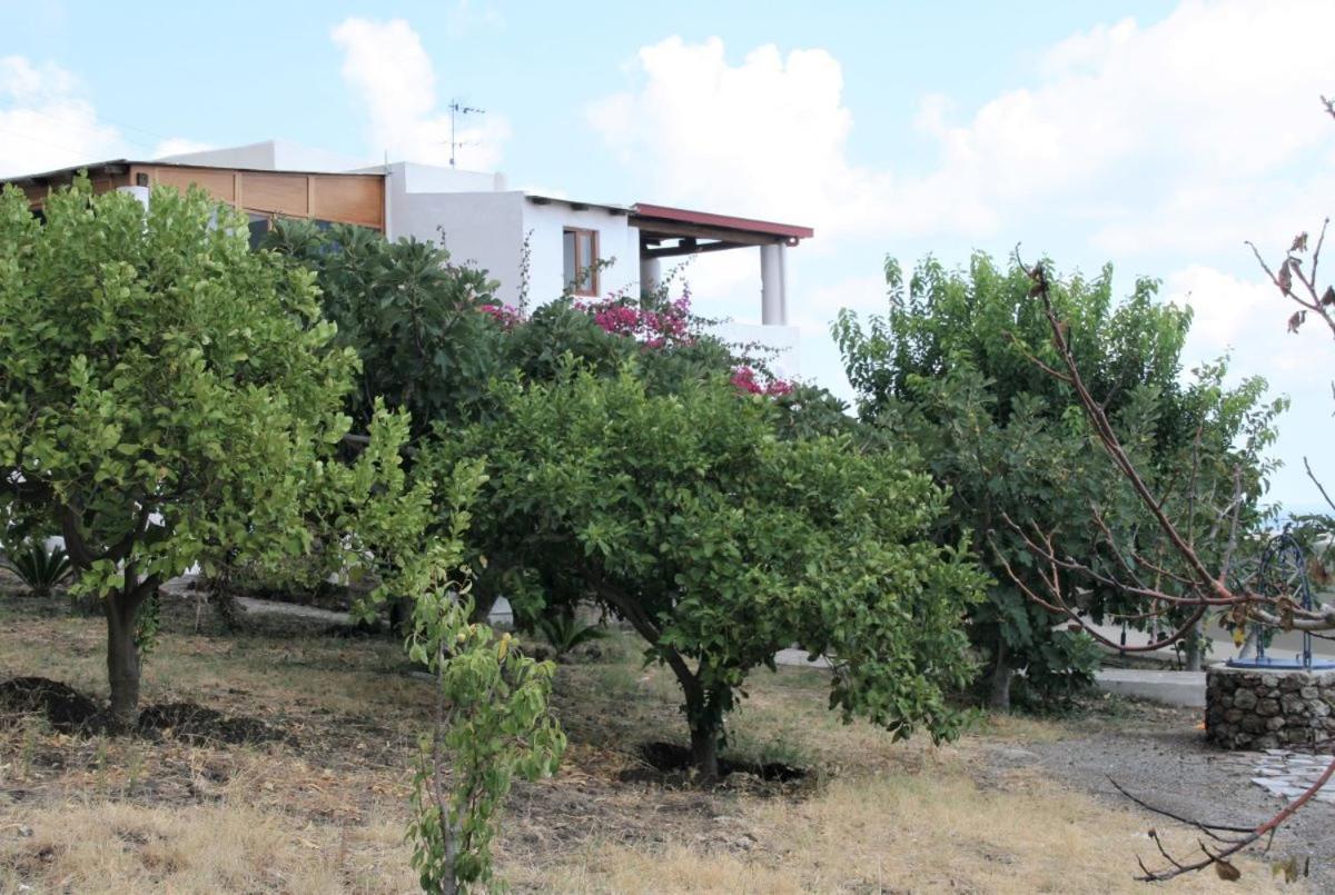 Case Al Mare - Terrazzi Panoramici E Ampio Giardino Santa Marina Salina Exterior photo